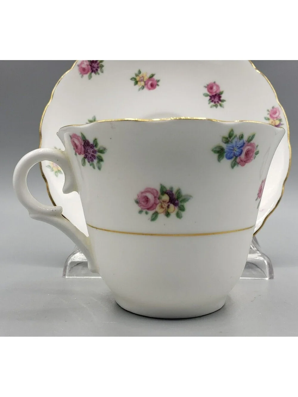 VTG Colclough Teacup & Saucer Petite Rose Bouquets Gold Trim Bone China England